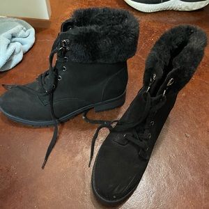 Size 8 black winter combat boots